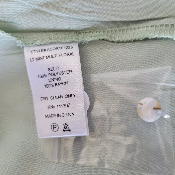 NWT ASTR the Label Tiered Eyelet Green Multifloral Summer Maxi Dress Sz Large - Picture 10 of 14